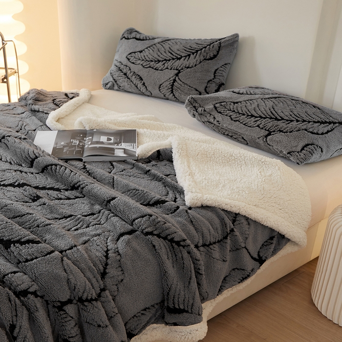 91家纺网 家纺一手货源 找家纺 楼兰公主 2025新款阳离子羊羔绒蕉叶绒毯双层毛毯毯子 蕉叶绒-灰