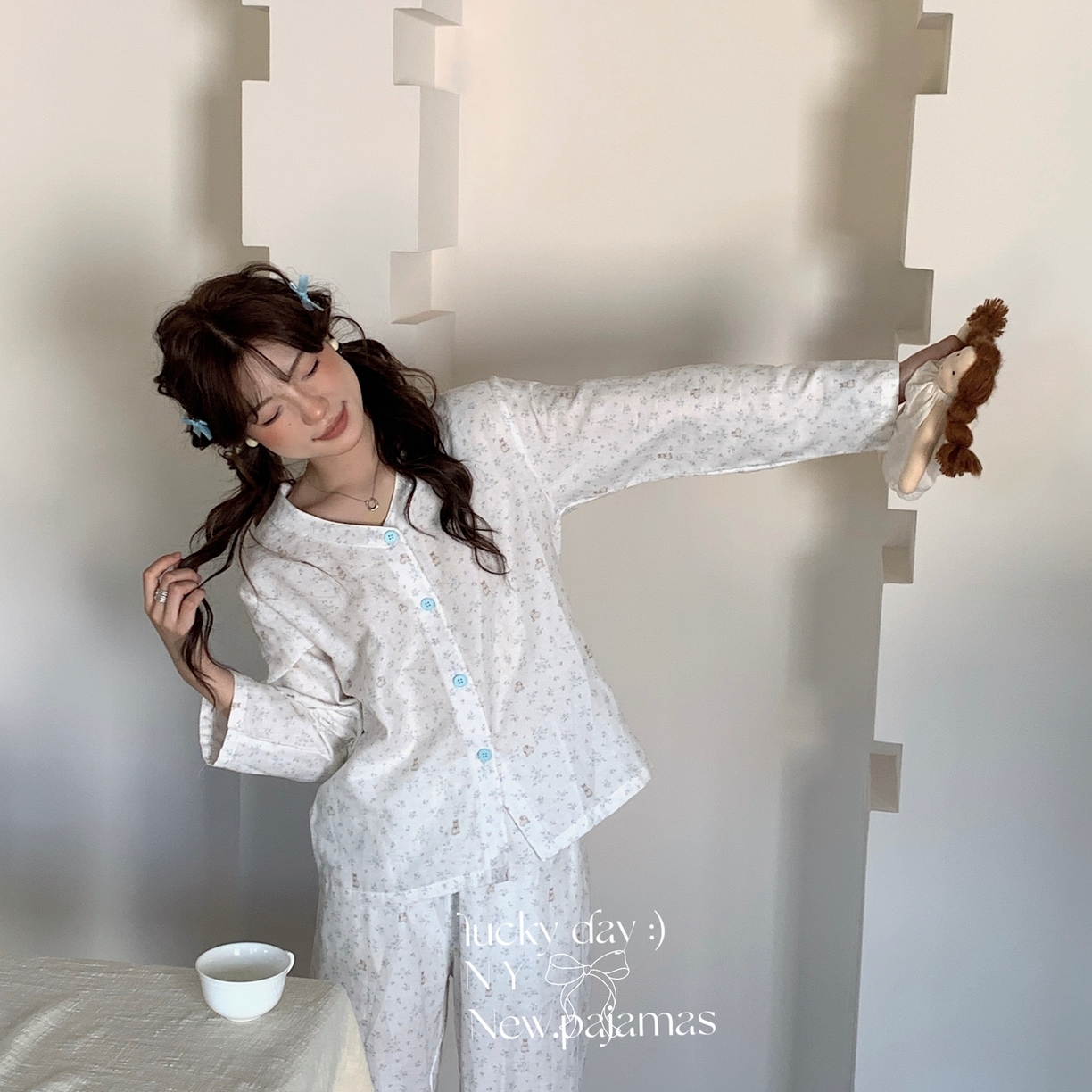 纽约生活 2025新款有氧纱V领套装（会员-5） 碎花蓝兔兔