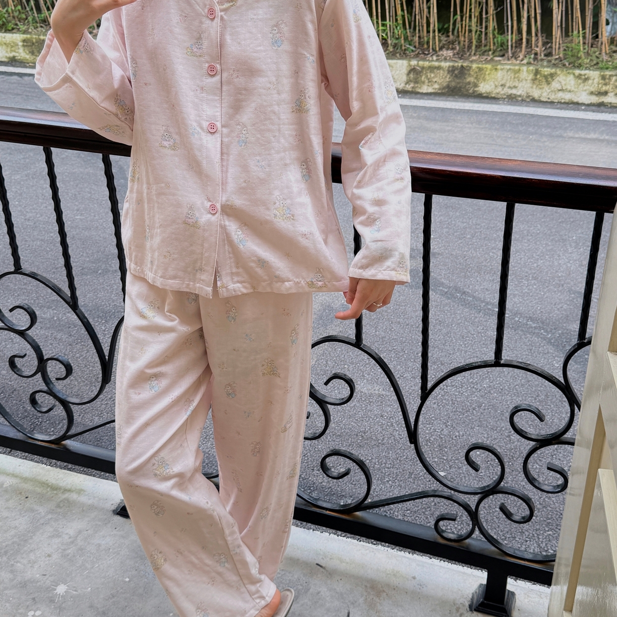 91家纺网 家纺一手货源 找家纺  纽约生活 2025新款有氧纱V领套装（会员-5） 兔影繁花