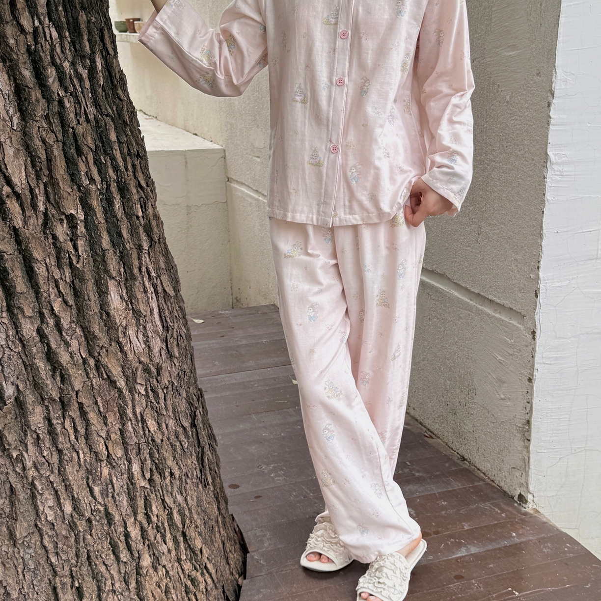 91家纺网 家纺一手货源 找家纺  纽约生活 2025新款有氧纱V领套装（会员-5） 兔影繁花