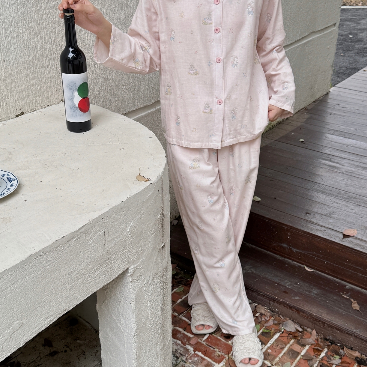 91家纺网 家纺一手货源 找家纺  纽约生活 2025新款有氧纱V领套装（会员-5） 兔影繁花