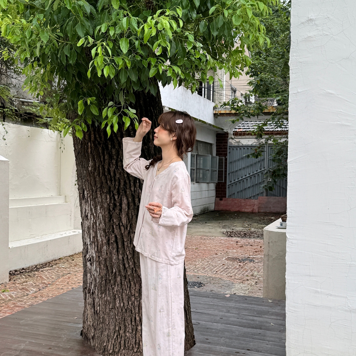 91家纺网 家纺一手货源 找家纺  纽约生活 2025新款有氧纱V领套装（会员-5） 兔影繁花