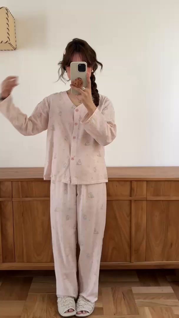 91家纺网 家纺一手货源 找家纺  纽约生活 2025新款有氧纱V领套装（会员-5） 兔影繁花