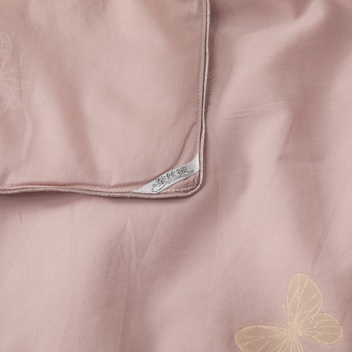 91家纺网 家纺一手货源 找家纺 华盛羽绒被壳 2025新款蚕丝被蚕丝棉 蝴蝶粉