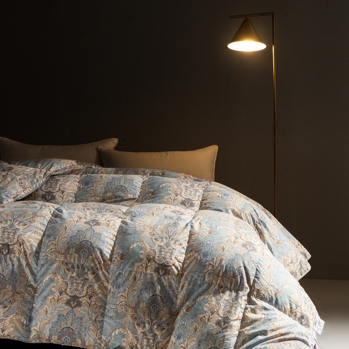 91家纺网 家纺一手货源 找家纺 华盛羽绒被壳 2025新款大牌风羽绒被羽绒被壳 蔓藤