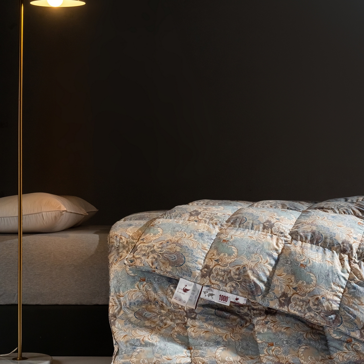 91家纺网 家纺一手货源 找家纺 华盛羽绒被壳 2025新款大牌风羽绒被羽绒被壳 蔓藤