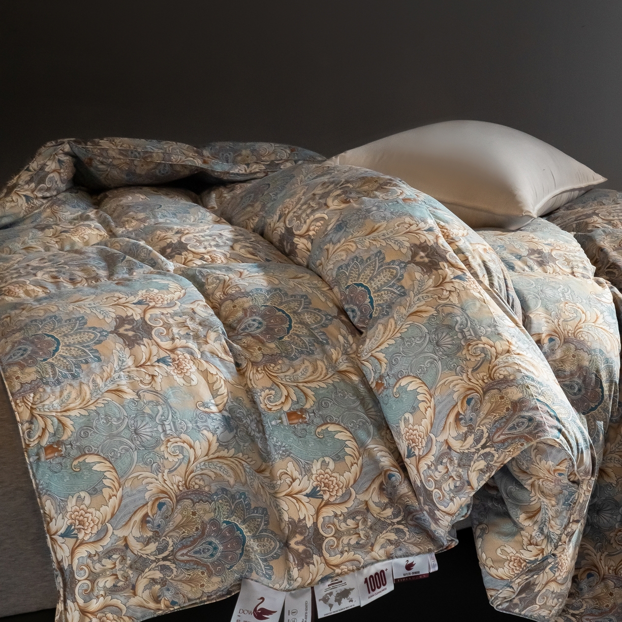 91家纺网 家纺一手货源 找家纺 华盛羽绒被壳 2025新款大牌风羽绒被羽绒被壳 蔓藤