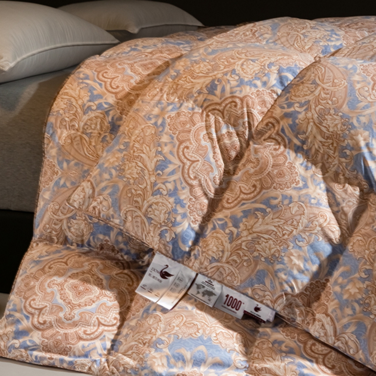 91家纺网 家纺一手货源 找家纺 华盛羽绒被壳 2025新款大牌风羽绒被羽绒被壳 慕白