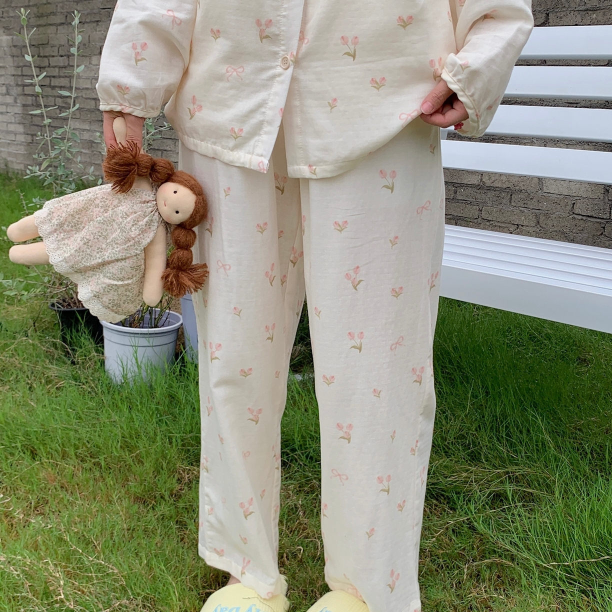 91家纺网 家纺一手货源 找家纺 纽约生活 2025新款有氧纱胸垫圆领开扣长袖长裤（会员-5） 花束蝴蝶结