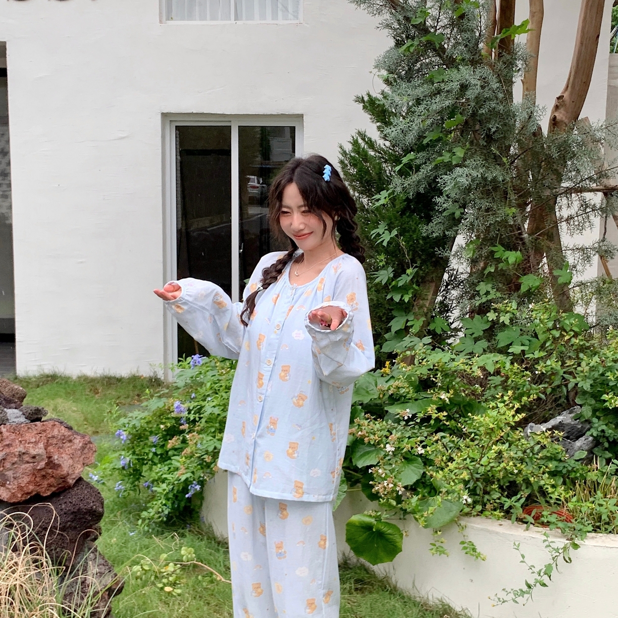 91家纺网 家纺一手货源 找家纺 纽约生活 2025新款有氧纱胸垫圆领开扣长袖长裤（会员-5） 黄油小熊蓝