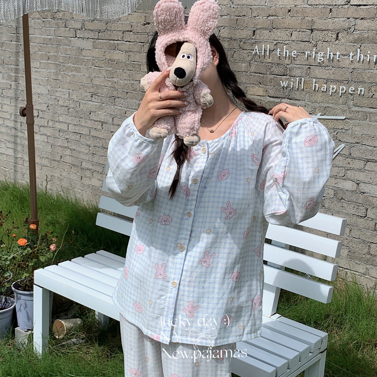 91家纺网 家纺一手货源 找家纺 纽约生活 2025新款有氧纱胸垫圆领开扣长袖长裤（会员-5） 蓝格奶茶兔