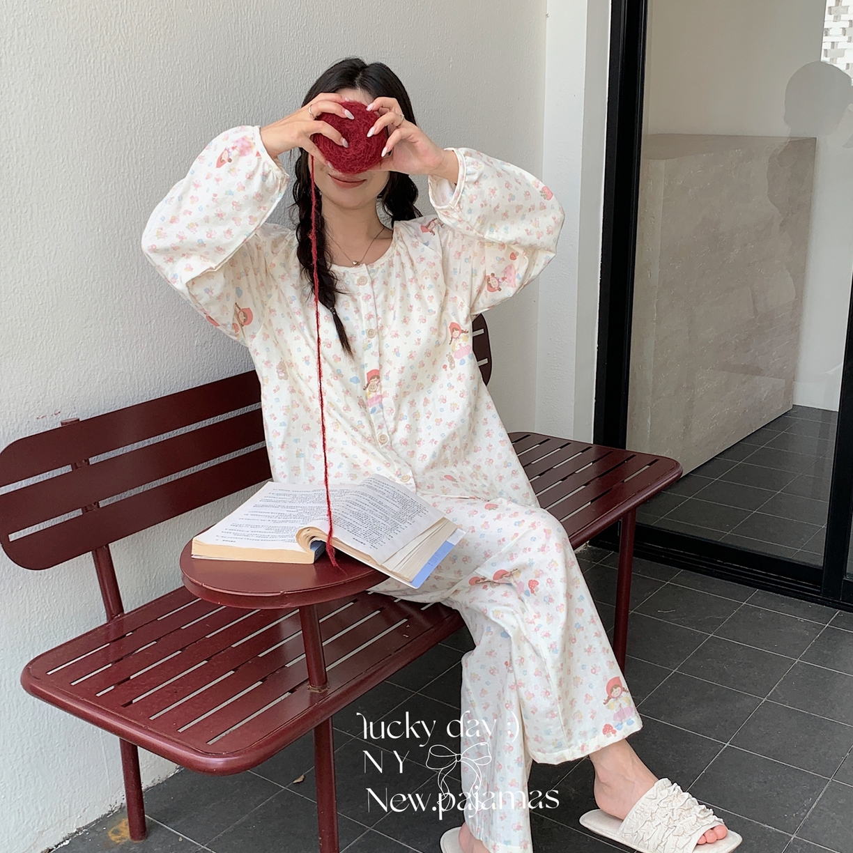 91家纺网 家纺一手货源 找家纺 纽约生活 2025新款有氧纱胸垫圆领开扣长袖长裤（会员-5） 蘑菇女孩