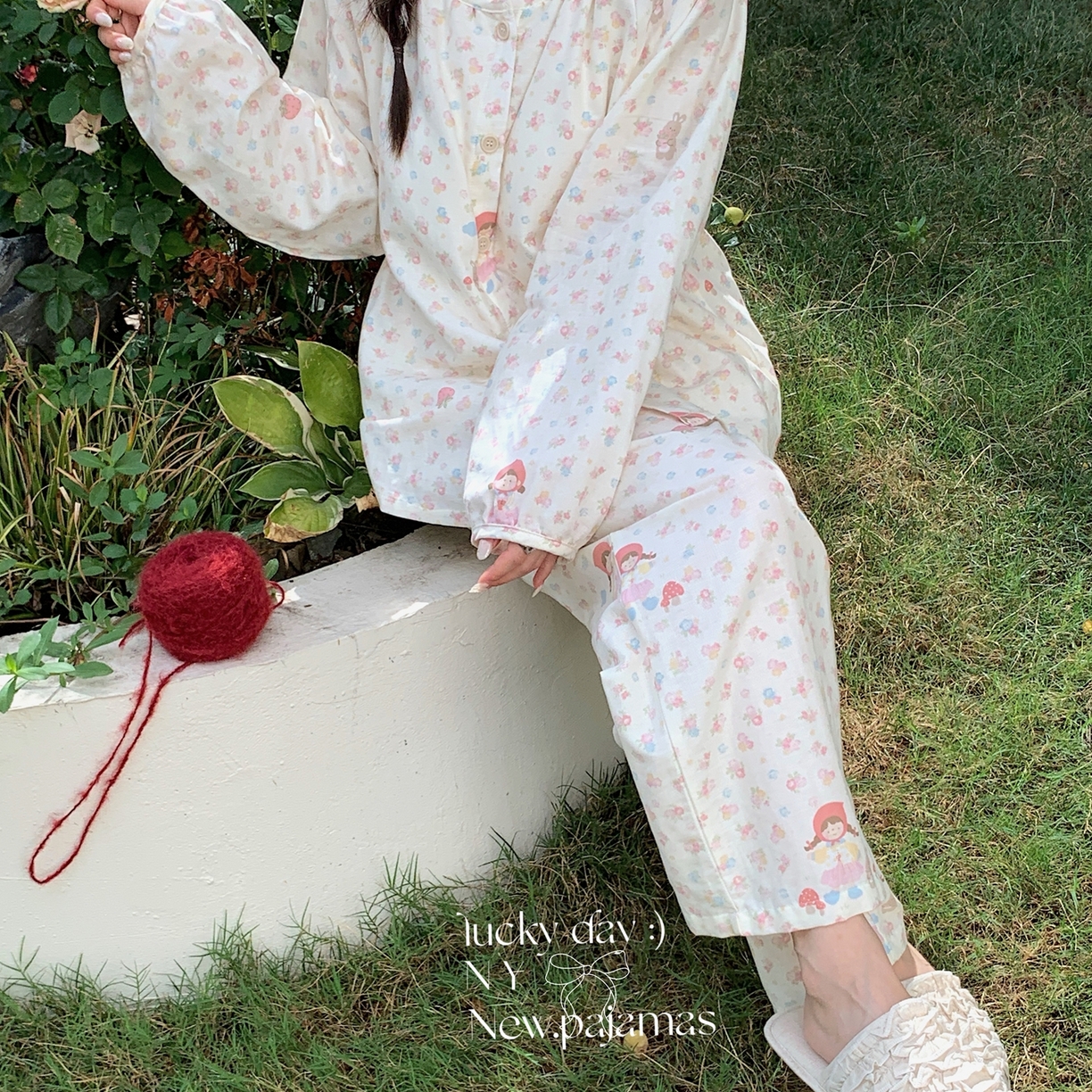 91家纺网 家纺一手货源 找家纺 纽约生活 2025新款有氧纱胸垫圆领开扣长袖长裤（会员-5） 蘑菇女孩