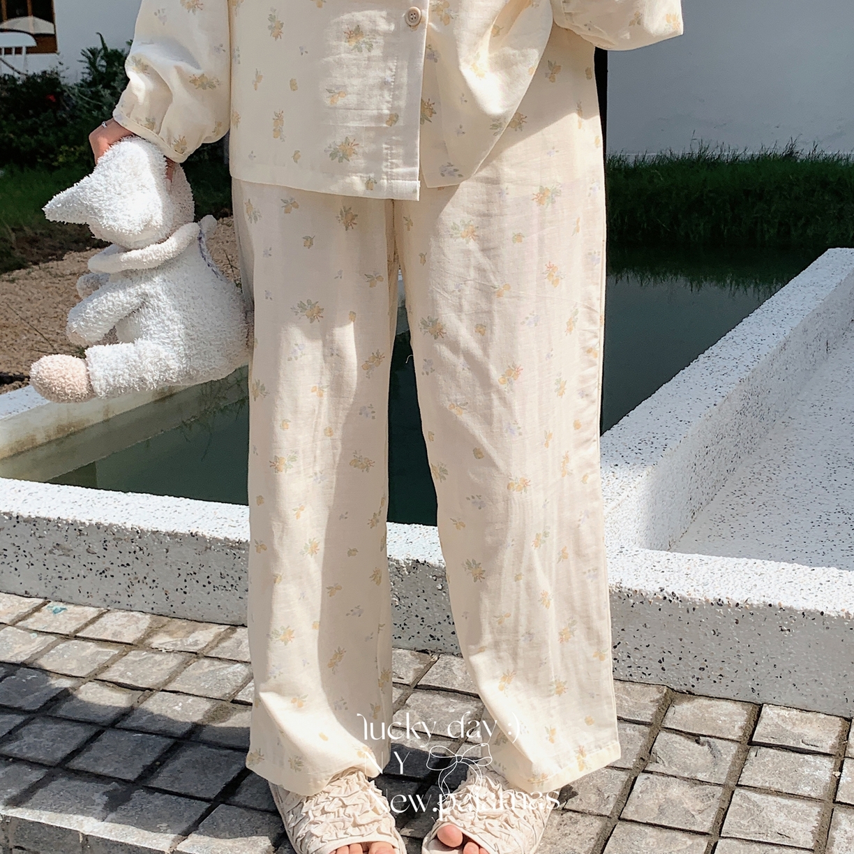 91家纺网 家纺一手货源 找家纺 纽约生活 2025新款有氧纱胸垫圆领开扣长袖长裤（会员-5） 枇杷