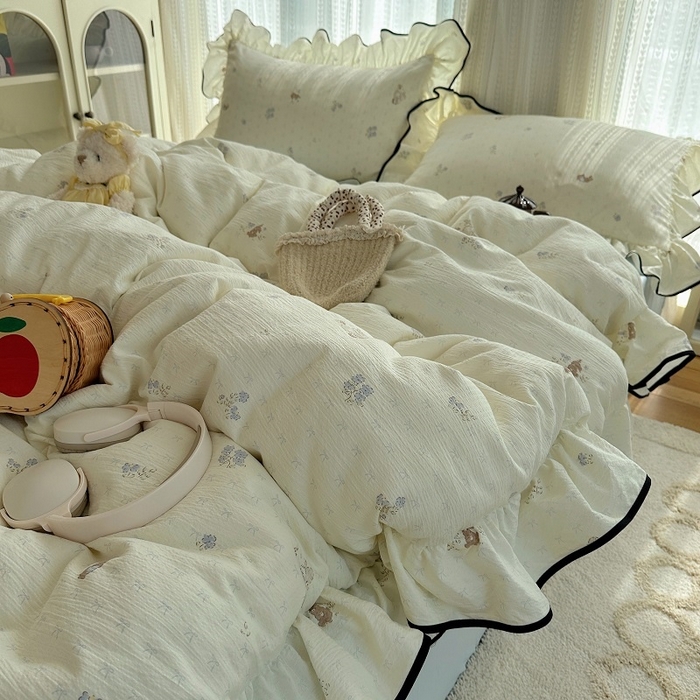 91家纺网 家纺一手货源 找家纺 红嘴企鹅 2025新款韩版双拼花边四件套 韩版-淡彩繁花