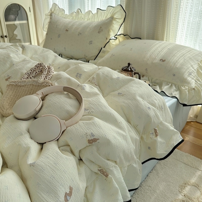 91家纺网 家纺一手货源 找家纺 红嘴企鹅 2025新款韩版双拼花边四件套 韩版-淡彩繁花