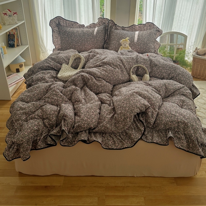 91家纺网 家纺一手货源 找家纺 红嘴企鹅 2025新款韩版双拼花边四件套 韩版-褐野粉韵