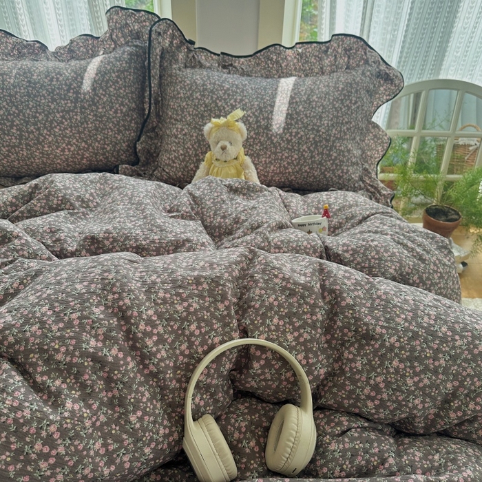 91家纺网 家纺一手货源 找家纺 红嘴企鹅 2025新款韩版双拼花边四件套 韩版-褐野粉韵