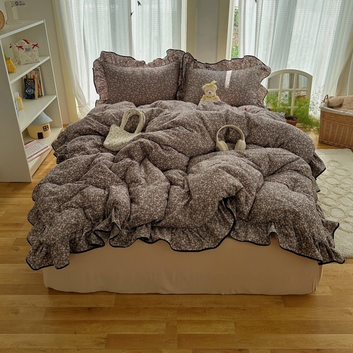 91家纺网 家纺一手货源 找家纺 红嘴企鹅 2025新款韩版双拼花边四件套 韩版-褐野粉韵