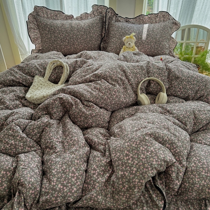 91家纺网 家纺一手货源 找家纺 红嘴企鹅 2025新款韩版双拼花边四件套 韩版-褐野粉韵