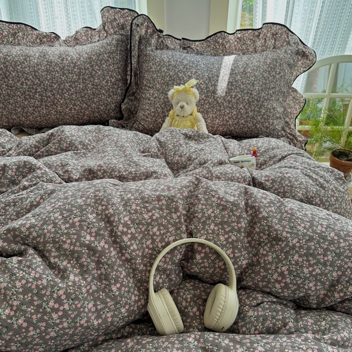 91家纺网 家纺一手货源 找家纺 红嘴企鹅 2025新款韩版双拼花边四件套 韩版-褐野粉韵