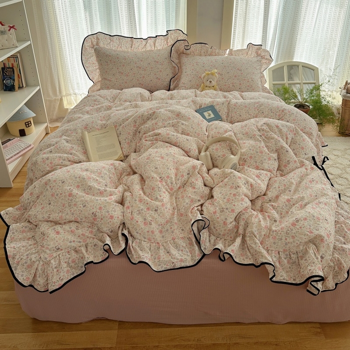 91家纺网 家纺一手货源 找家纺 红嘴企鹅 2025新款韩版双拼花边四件套 韩版-凯蒂花漾