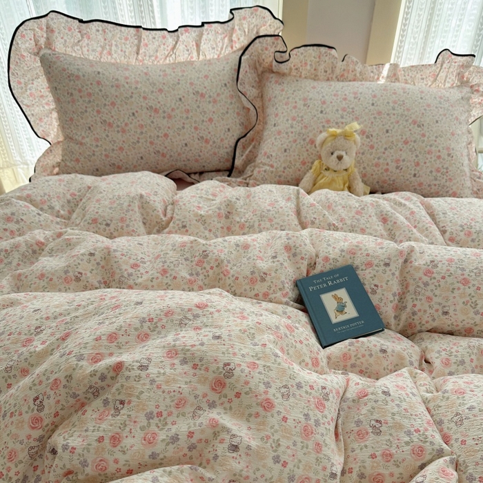 91家纺网 家纺一手货源 找家纺 红嘴企鹅 2025新款韩版双拼花边四件套 韩版-凯蒂花漾