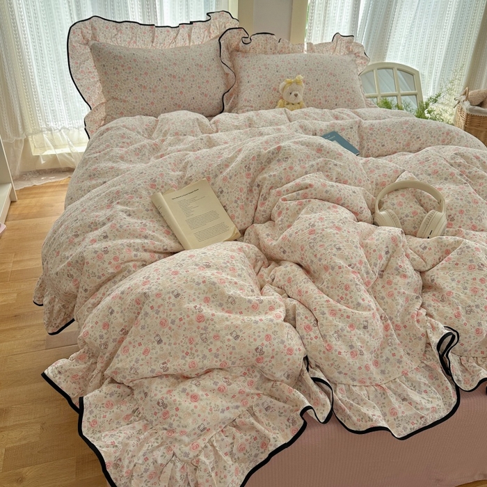 91家纺网 家纺一手货源 找家纺 红嘴企鹅 2025新款韩版双拼花边四件套 韩版-凯蒂花漾