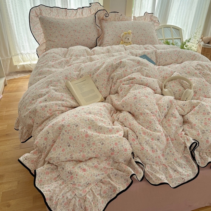 91家纺网 家纺一手货源 找家纺 红嘴企鹅 2025新款韩版双拼花边四件套 韩版-凯蒂花漾