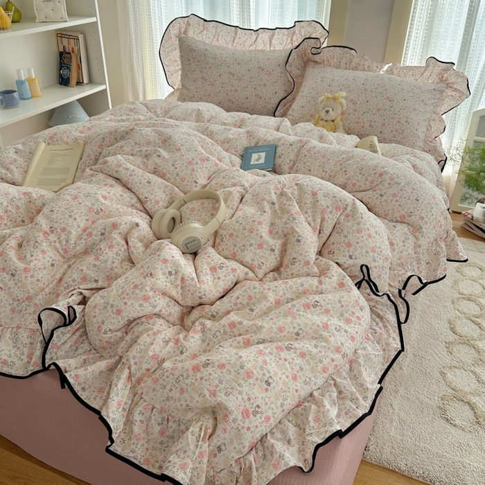 91家纺网 家纺一手货源 找家纺 红嘴企鹅 2025新款韩版双拼花边四件套 韩版-凯蒂花漾