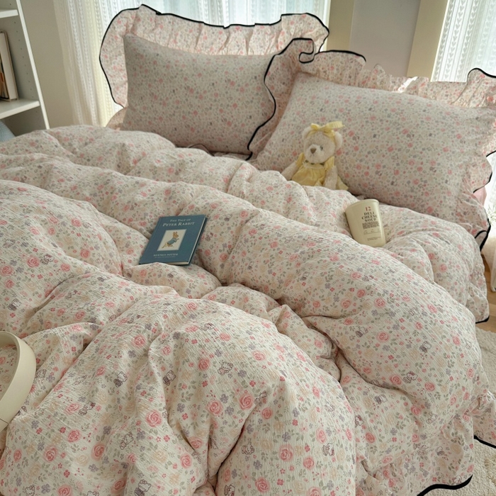 91家纺网 家纺一手货源 找家纺 红嘴企鹅 2025新款韩版双拼花边四件套 韩版-凯蒂花漾