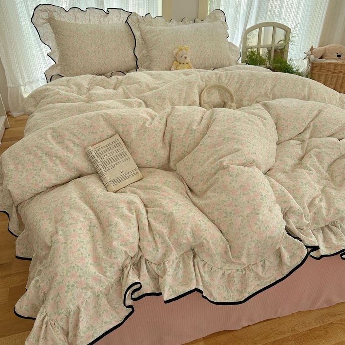 91家纺网 家纺一手货源 找家纺 红嘴企鹅 2025新款韩版双拼花边四件套 韩版-绿野樱梦