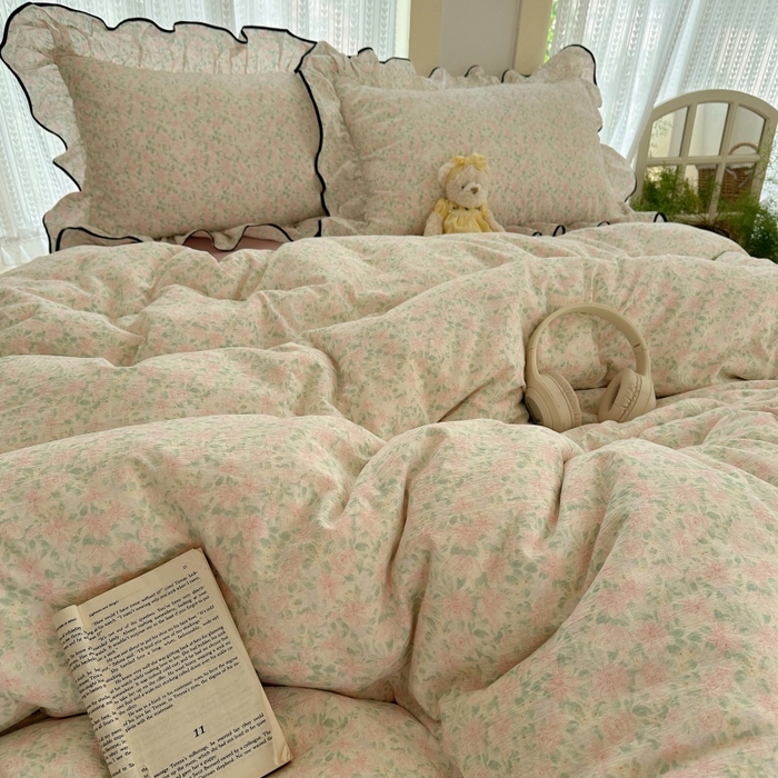 91家纺网 家纺一手货源 找家纺 红嘴企鹅 2025新款韩版双拼花边四件套 韩版-绿野樱梦