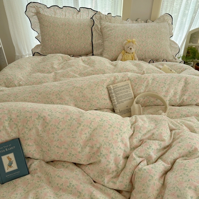 91家纺网 家纺一手货源 找家纺 红嘴企鹅 2025新款韩版双拼花边四件套 韩版-绿野樱梦