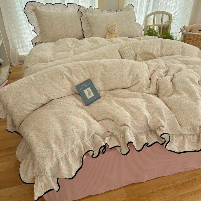 91家纺网 家纺一手货源 找家纺 红嘴企鹅 2025新款韩版双拼花边四件套 韩版-绿野樱梦