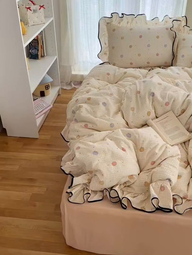 91家纺网 家纺一手货源 找家纺 红嘴企鹅 2025新款韩版双拼花边四件套 韩版-南瓜甜梦园