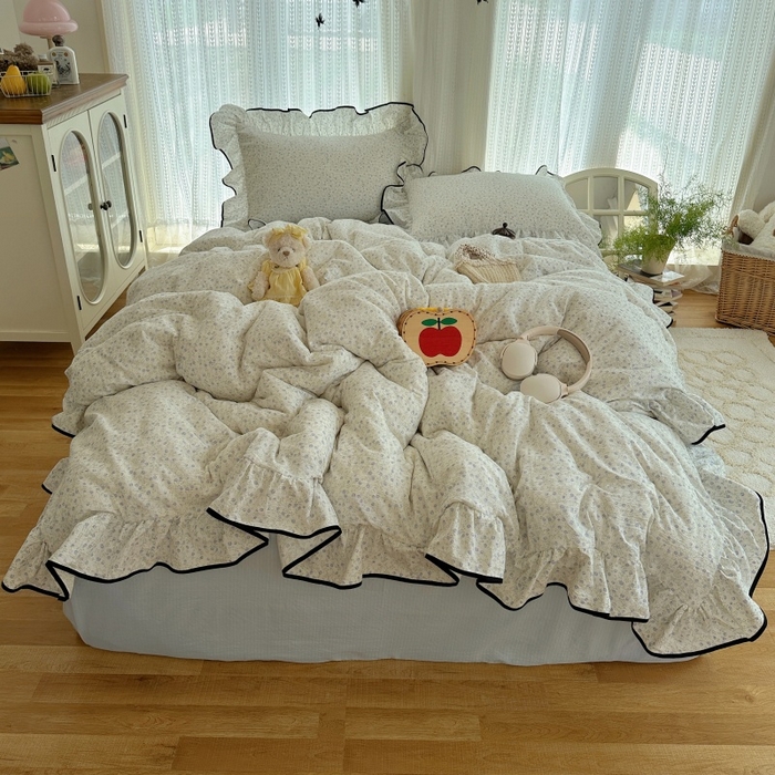 91家纺网 家纺一手货源 找家纺 红嘴企鹅 2025新款韩版双拼花边四件套 韩版-浅暮堇语