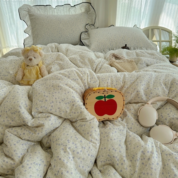 91家纺网 家纺一手货源 找家纺 红嘴企鹅 2025新款韩版双拼花边四件套 韩版-浅暮堇语