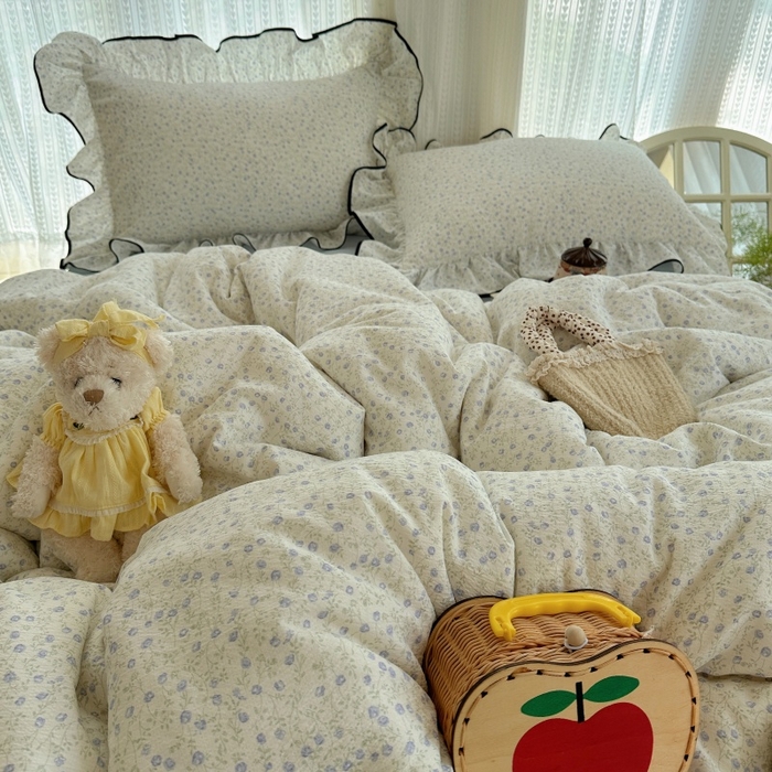 91家纺网 家纺一手货源 找家纺 红嘴企鹅 2025新款韩版双拼花边四件套 韩版-浅暮堇语