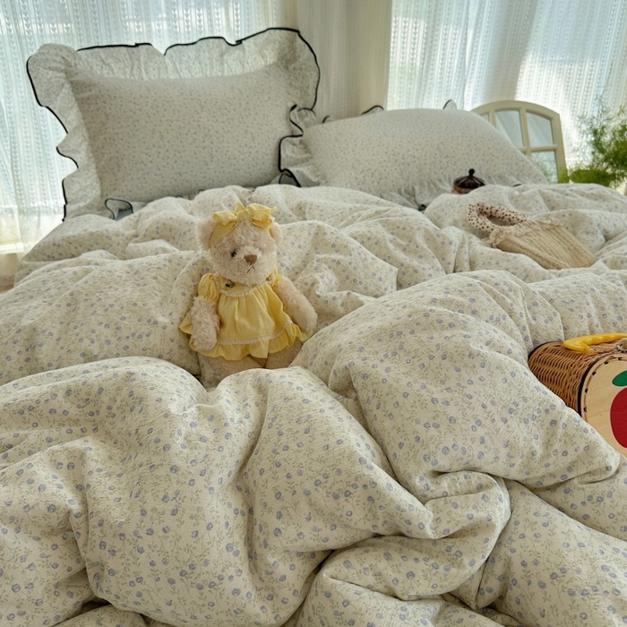 91家纺网 家纺一手货源 找家纺 红嘴企鹅 2025新款韩版双拼花边四件套 韩版-浅暮堇语