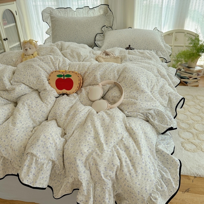 91家纺网 家纺一手货源 找家纺 红嘴企鹅 2025新款韩版双拼花边四件套 韩版-浅暮堇语