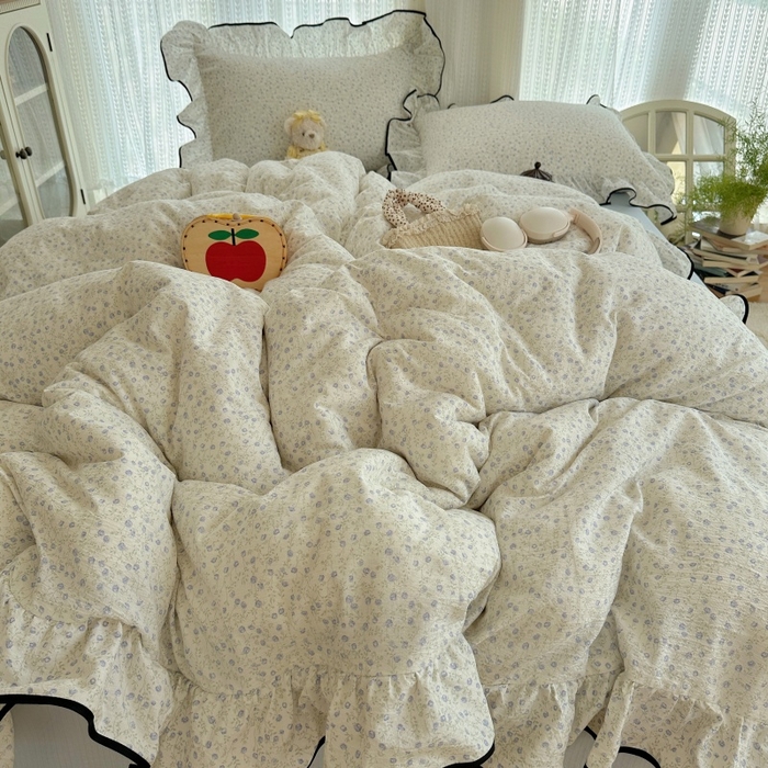 91家纺网 家纺一手货源 找家纺 红嘴企鹅 2025新款韩版双拼花边四件套 韩版-浅暮堇语