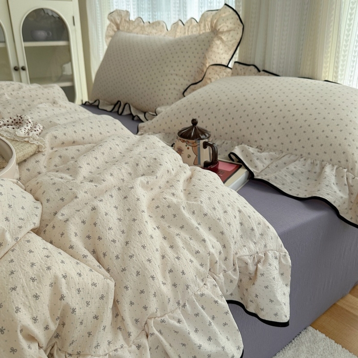 91家纺网 家纺一手货源 找家纺 红嘴企鹅 2025新款韩版双拼花边四件套 韩版-柔梦蝶