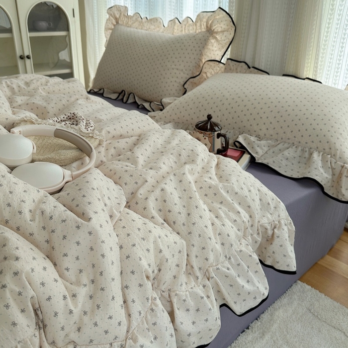 91家纺网 家纺一手货源 找家纺 红嘴企鹅 2025新款韩版双拼花边四件套 韩版-柔梦蝶