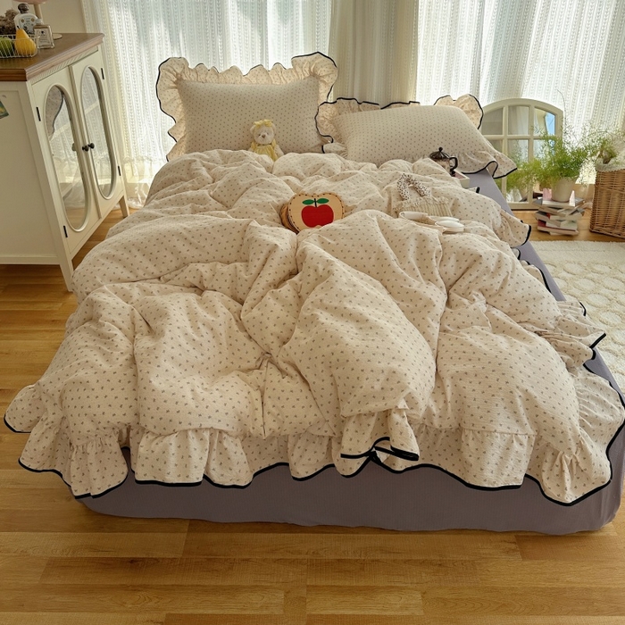 91家纺网 家纺一手货源 找家纺 红嘴企鹅 2025新款韩版双拼花边四件套 韩版-柔梦蝶