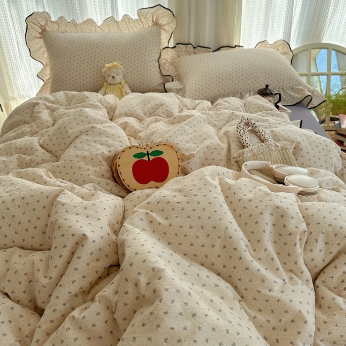 91家纺网 家纺一手货源 找家纺 红嘴企鹅 2025新款韩版双拼花边四件套 韩版-柔梦蝶