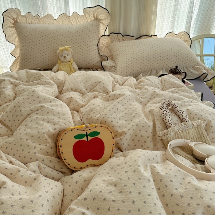 91家纺网 家纺一手货源 找家纺 红嘴企鹅 2025新款韩版双拼花边四件套 韩版-柔梦蝶