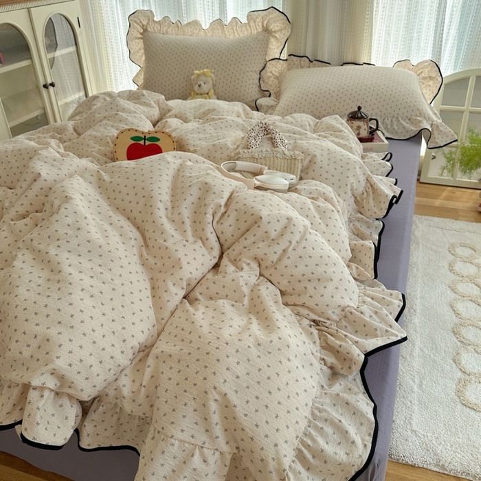 91家纺网 家纺一手货源 找家纺 红嘴企鹅 2025新款韩版双拼花边四件套 韩版-柔梦蝶