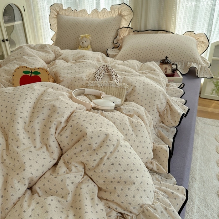 91家纺网 家纺一手货源 找家纺 红嘴企鹅 2025新款韩版双拼花边四件套 韩版-柔梦蝶