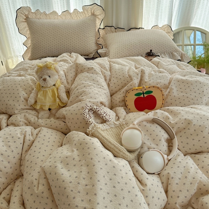 91家纺网 家纺一手货源 找家纺 红嘴企鹅 2025新款韩版双拼花边四件套 韩版-柔梦蝶